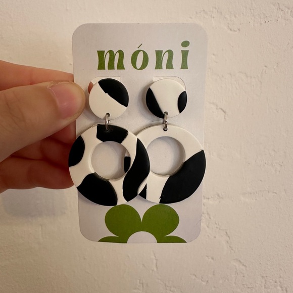 NWT móni Cow Pattern Round Drop Earrings - Picture 2 of 4